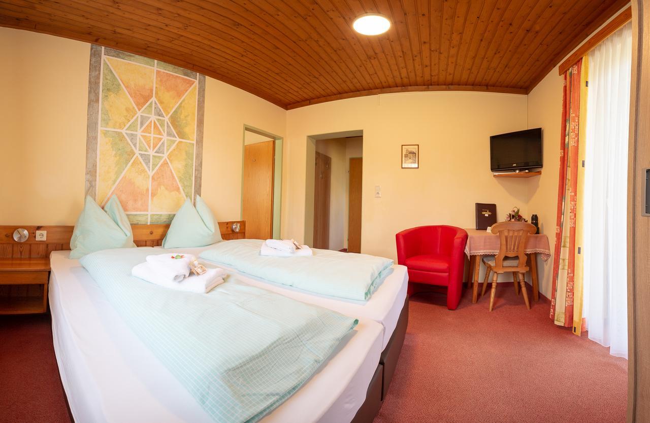 Hotel Landhof Simeter Gmbh Spittal an der Drau Luaran gambar